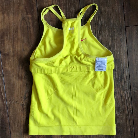 Nike Fit Dry Tank - Picture 6 of 6